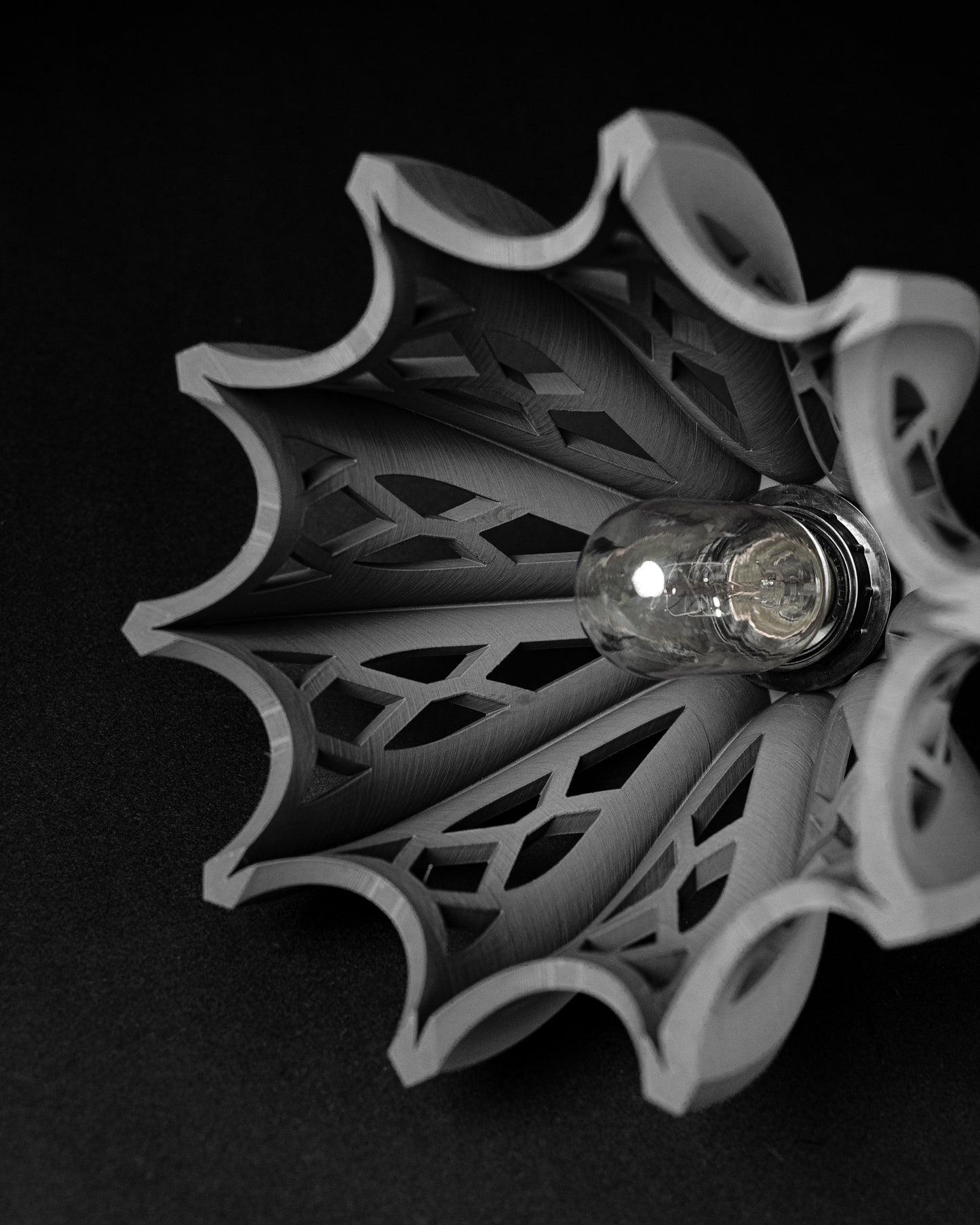 Arch Stropné tienidlo