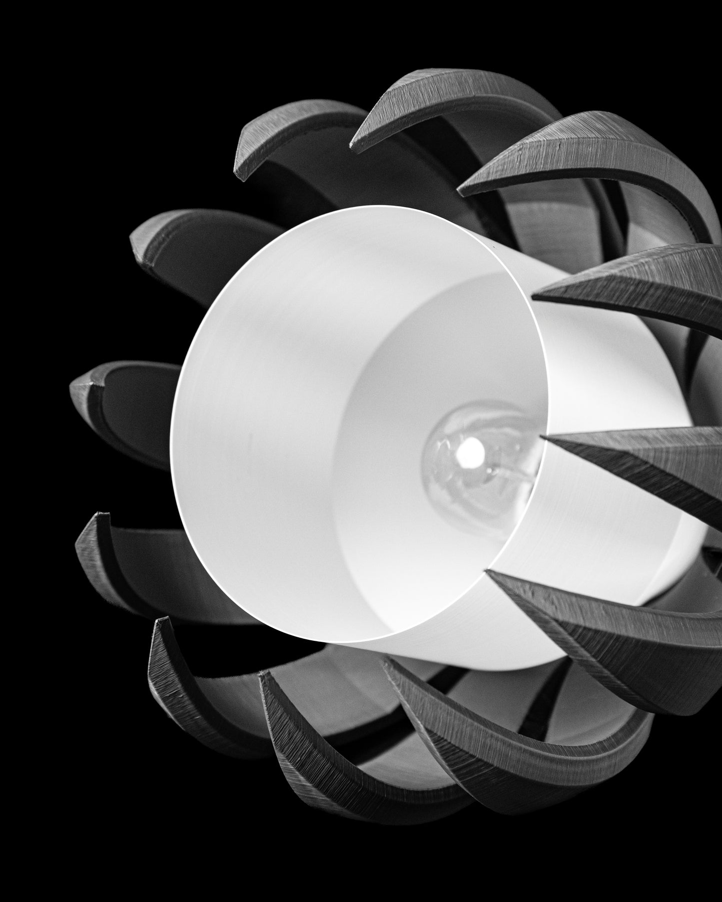 Claw Stropné tienidlo